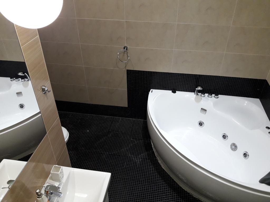 Kreschatik 21 With Terrace 2Br 基輔 外观 照片